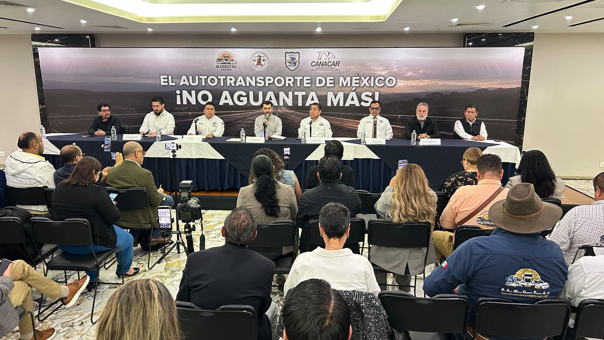 Paro nacional de transportistas: inseguridad, costos y carreteras deficientes ponen presión al Gobierno